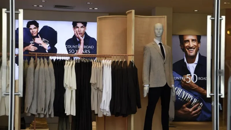 Fashion Retailer to Shut Flagship Stores Amid Sales Slump Fashion Retailer to Shut Flagship Stores Amid Sales Slump